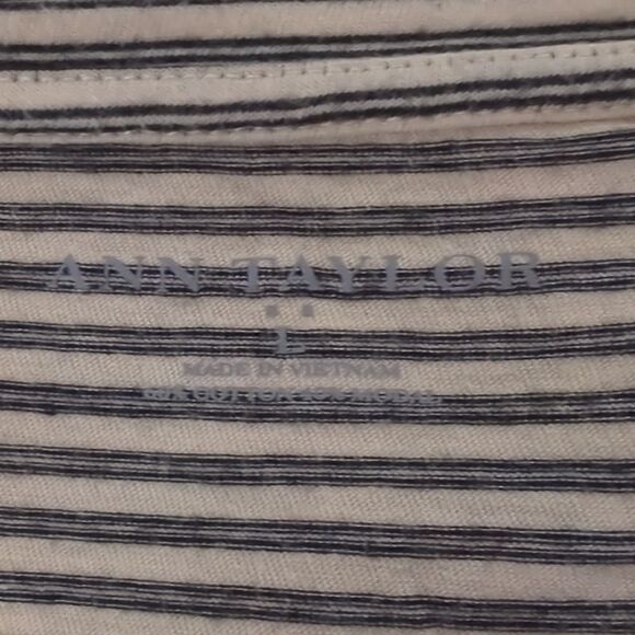 Ann Taylor Factory Tan and Black Striped Short Sleeve Shirt - Picture 4 of 4